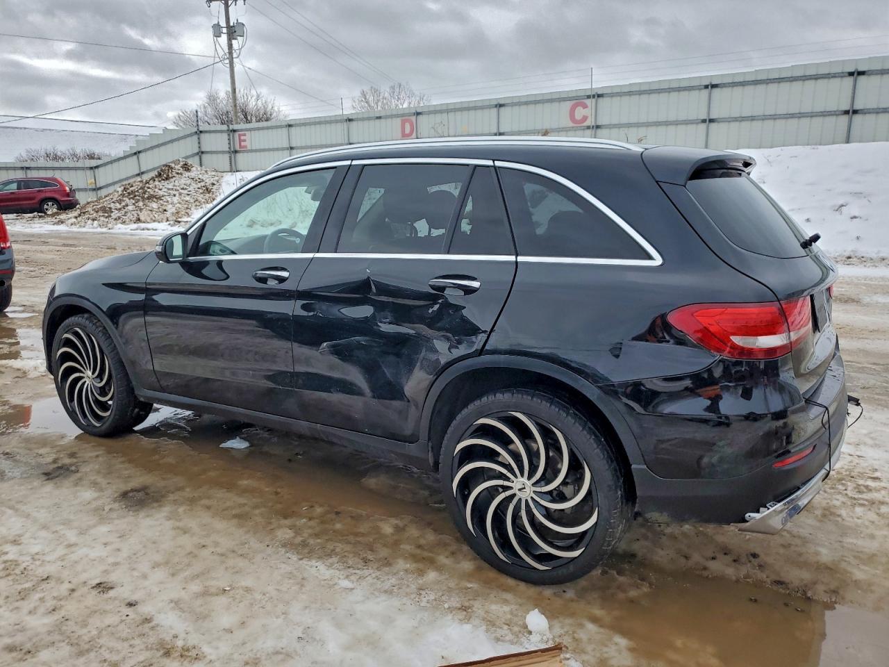 2016 MERCEDES-BENZ GLC 300 photo 2