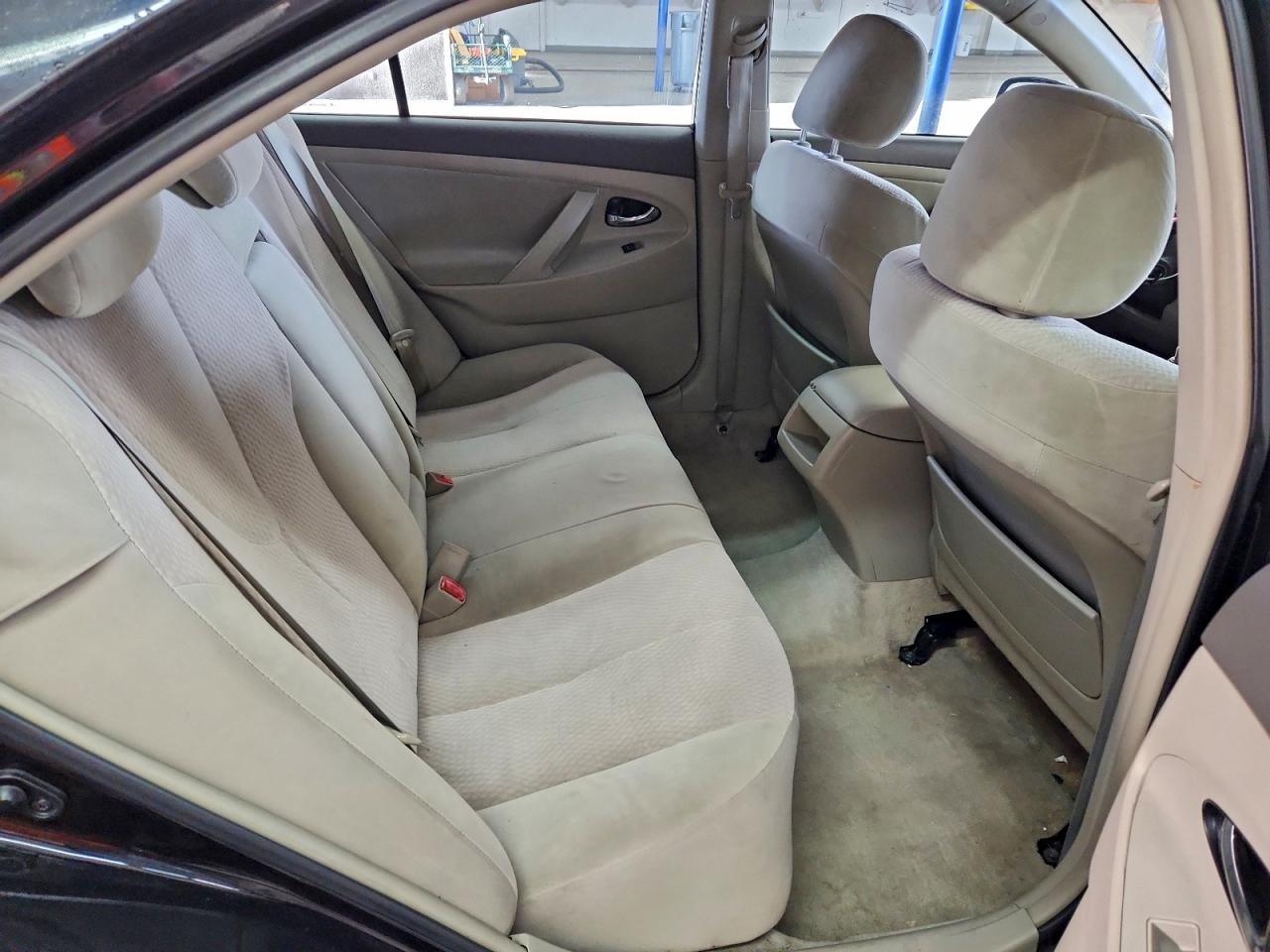 2010 TOYOTA CAMRY BASE photo 10
