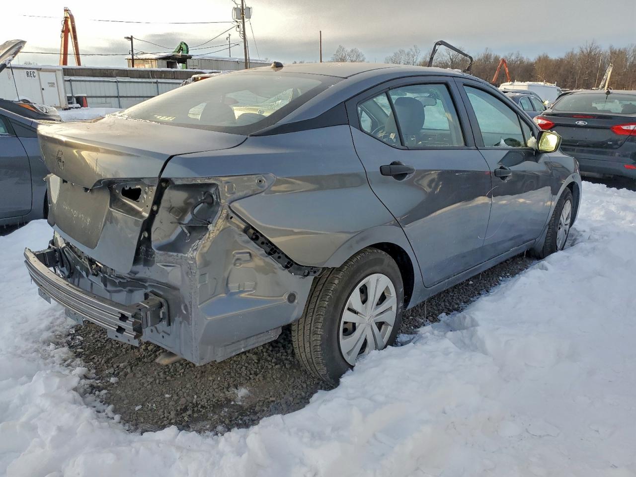 2020 NISSAN VERSA S photo 3