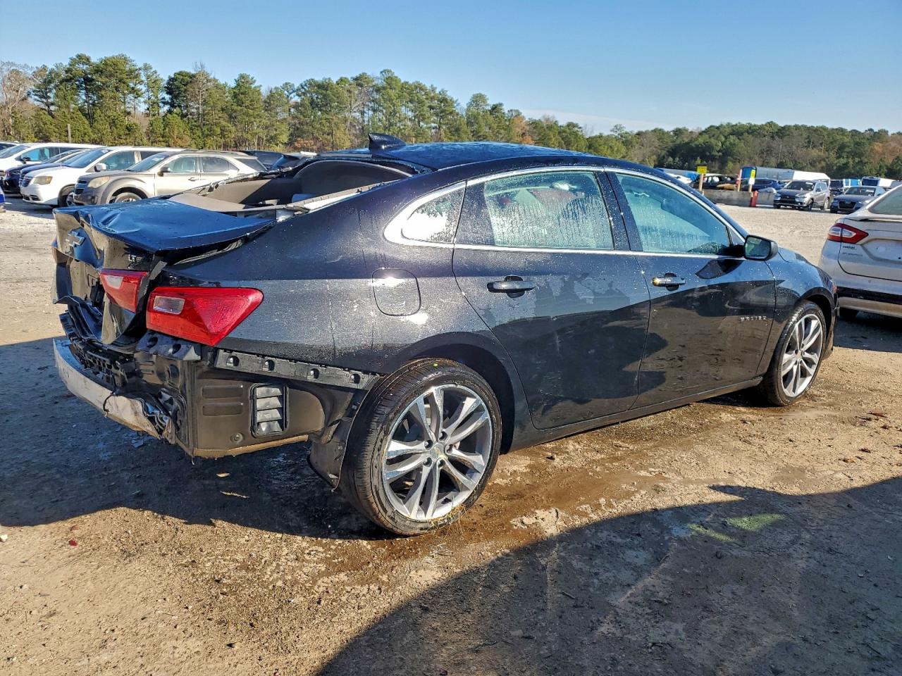 2025 CHEVROLET MALIBU LT photo 3