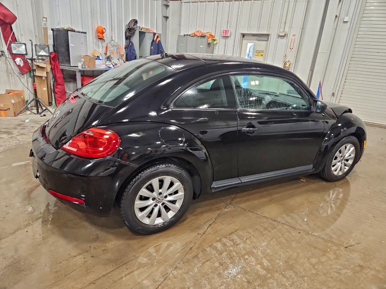 2014 VOLKSWAGEN BEETLE photo 3