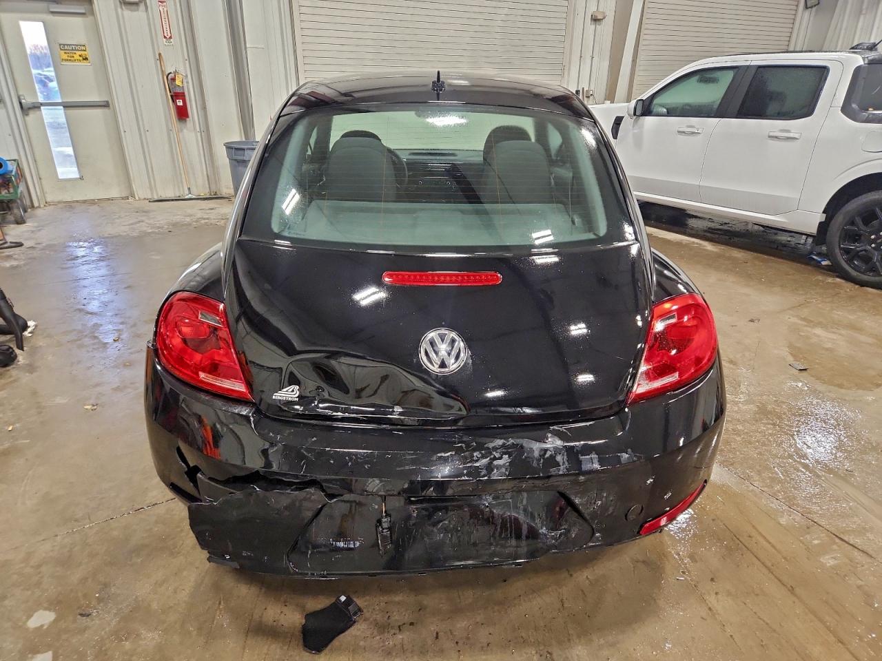 2014 VOLKSWAGEN BEETLE photo 6
