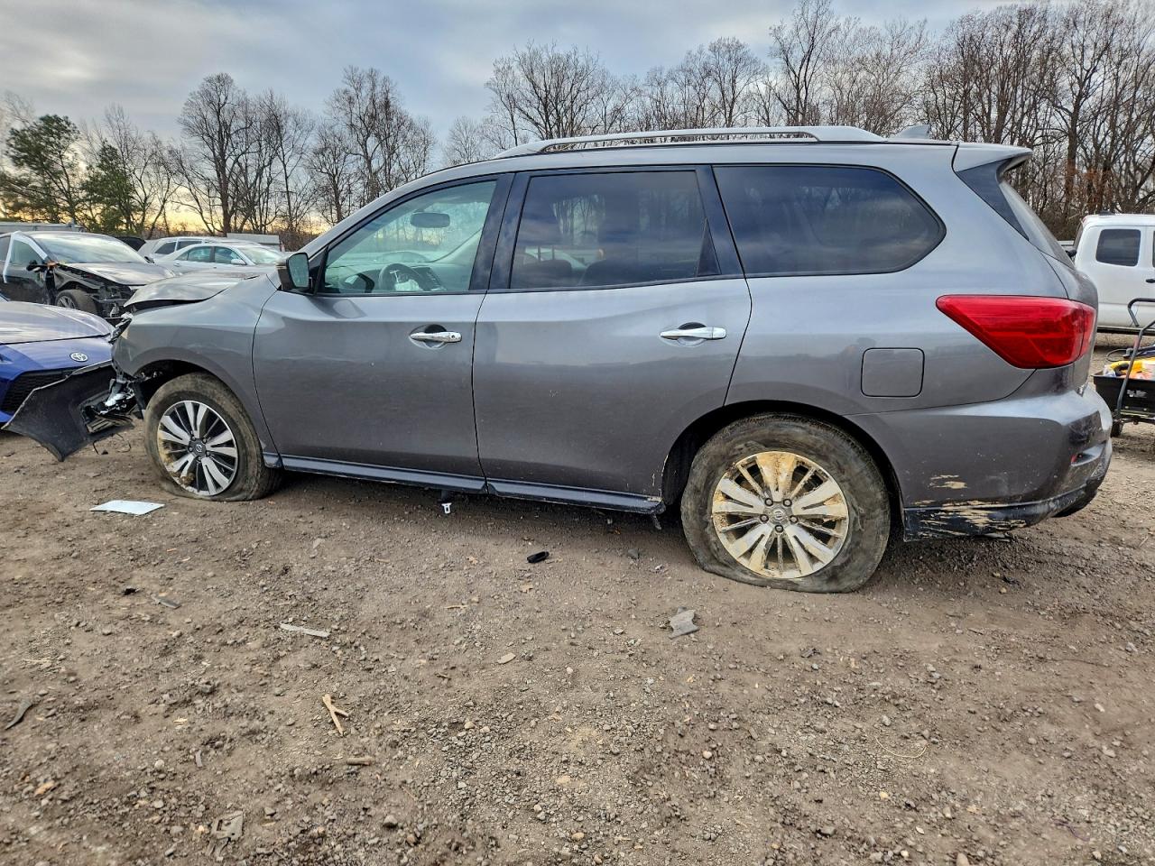 2020 NISSAN PATHFINDER SL photo 2