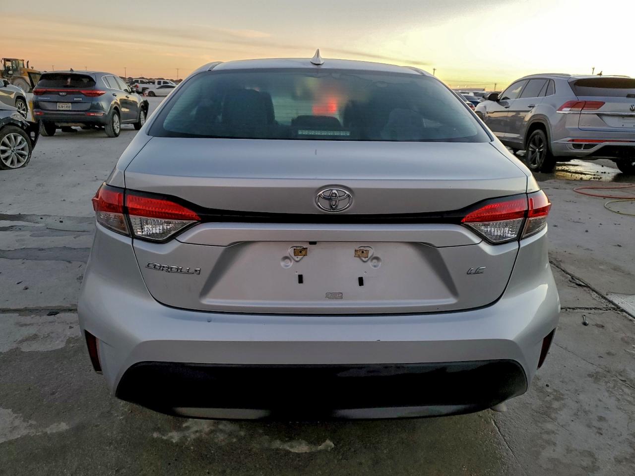 2024 TOYOTA COROLLA LE photo 6