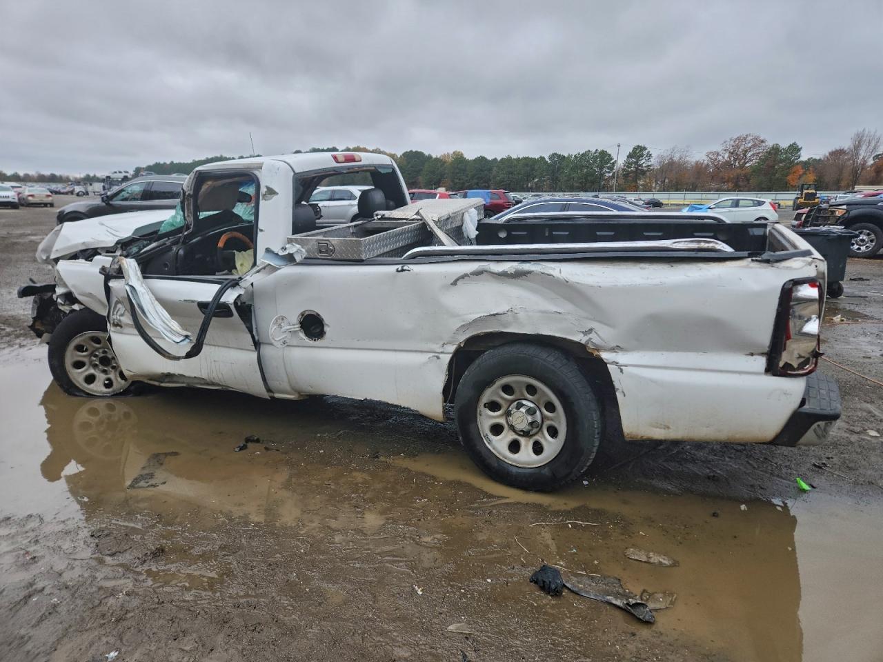 2006 CHEVROLET SILVERADO C1500 photo 2