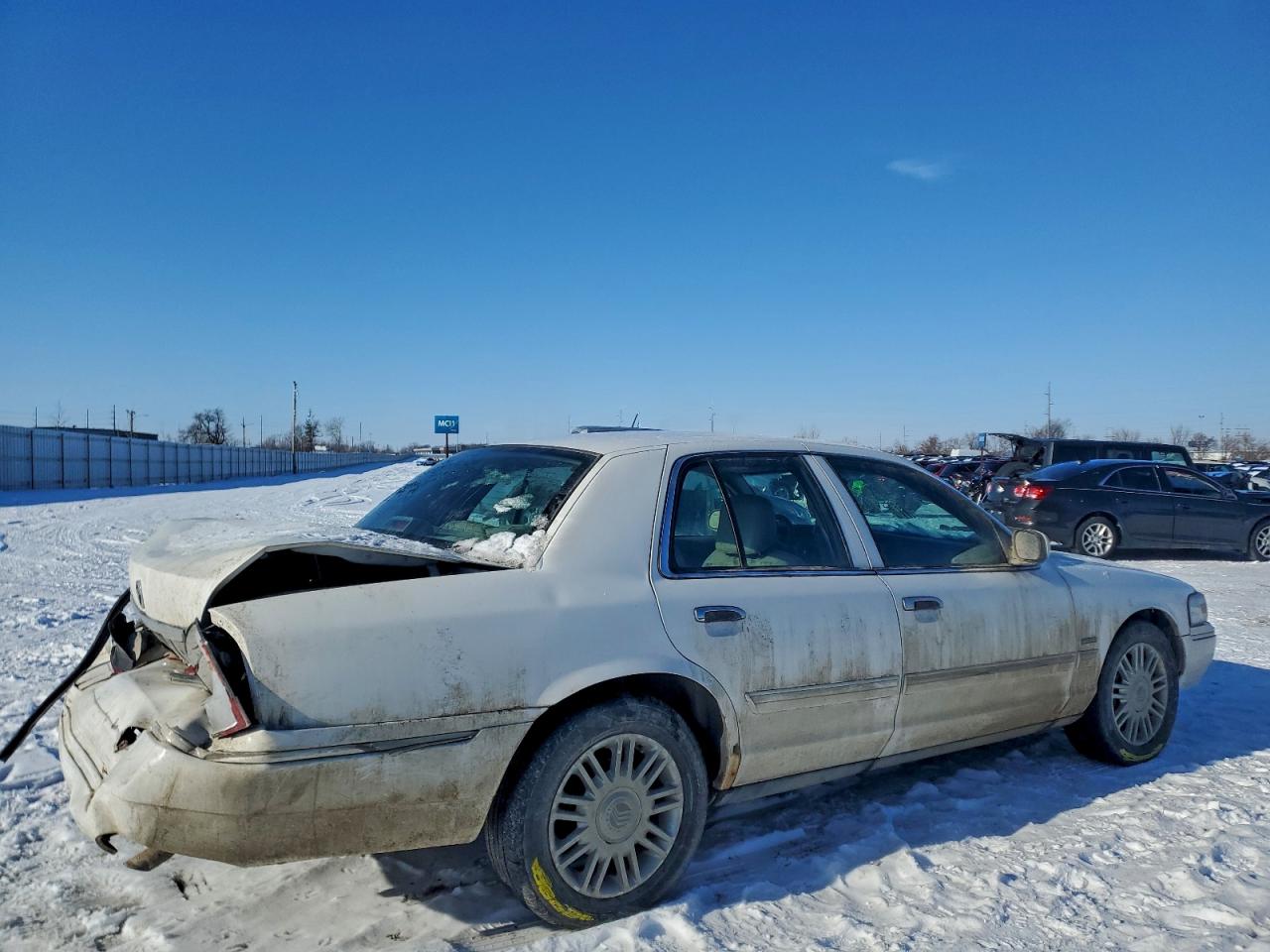 2010 MERCURY GRAND MARQUIS LS photo 3