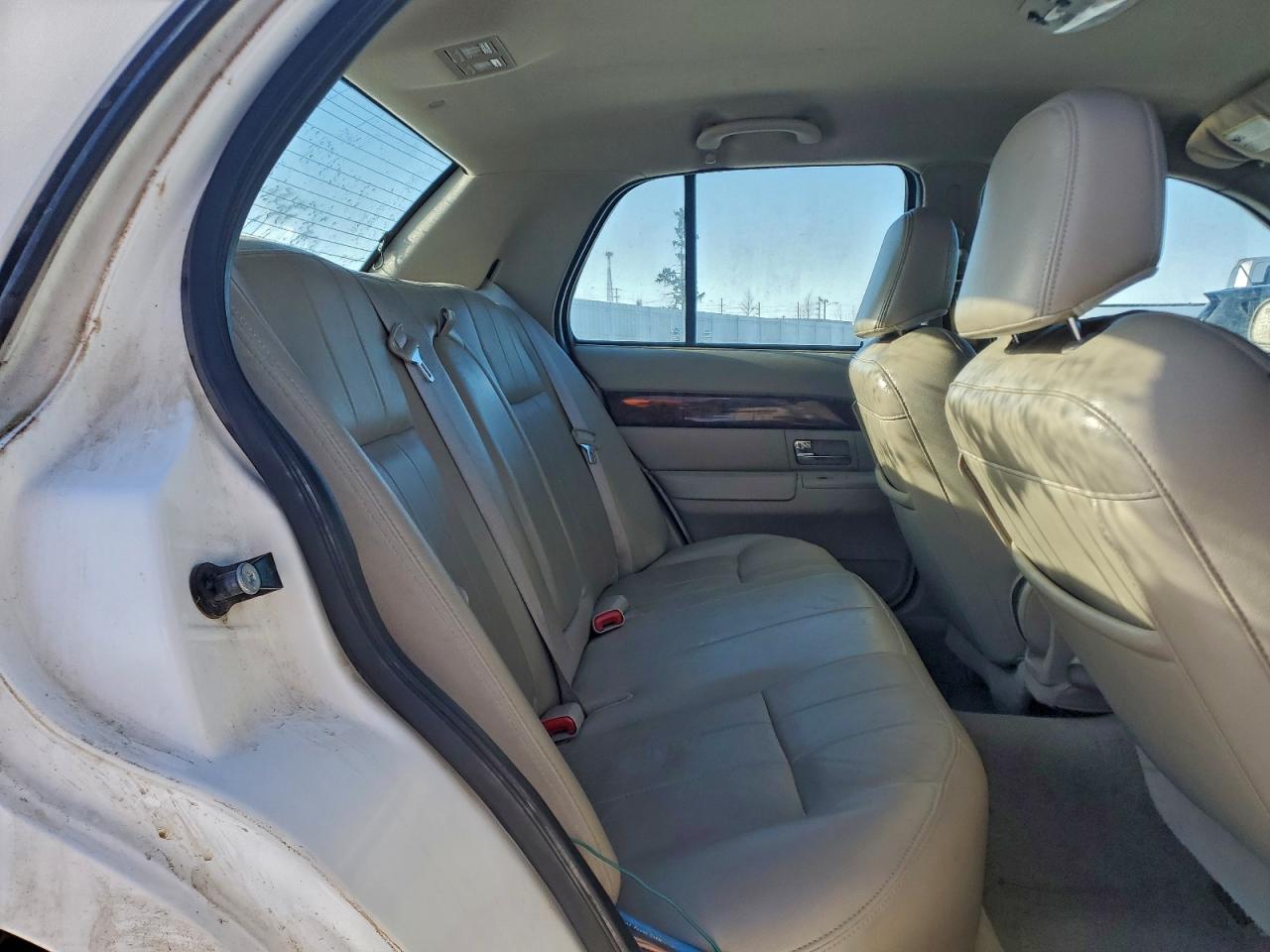 2010 MERCURY GRAND MARQUIS LS photo 10