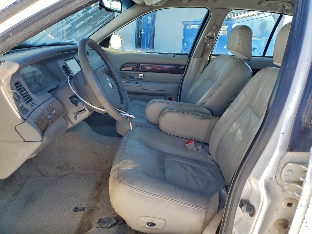 2010 MERCURY GRAND MARQUIS LS photo 7
