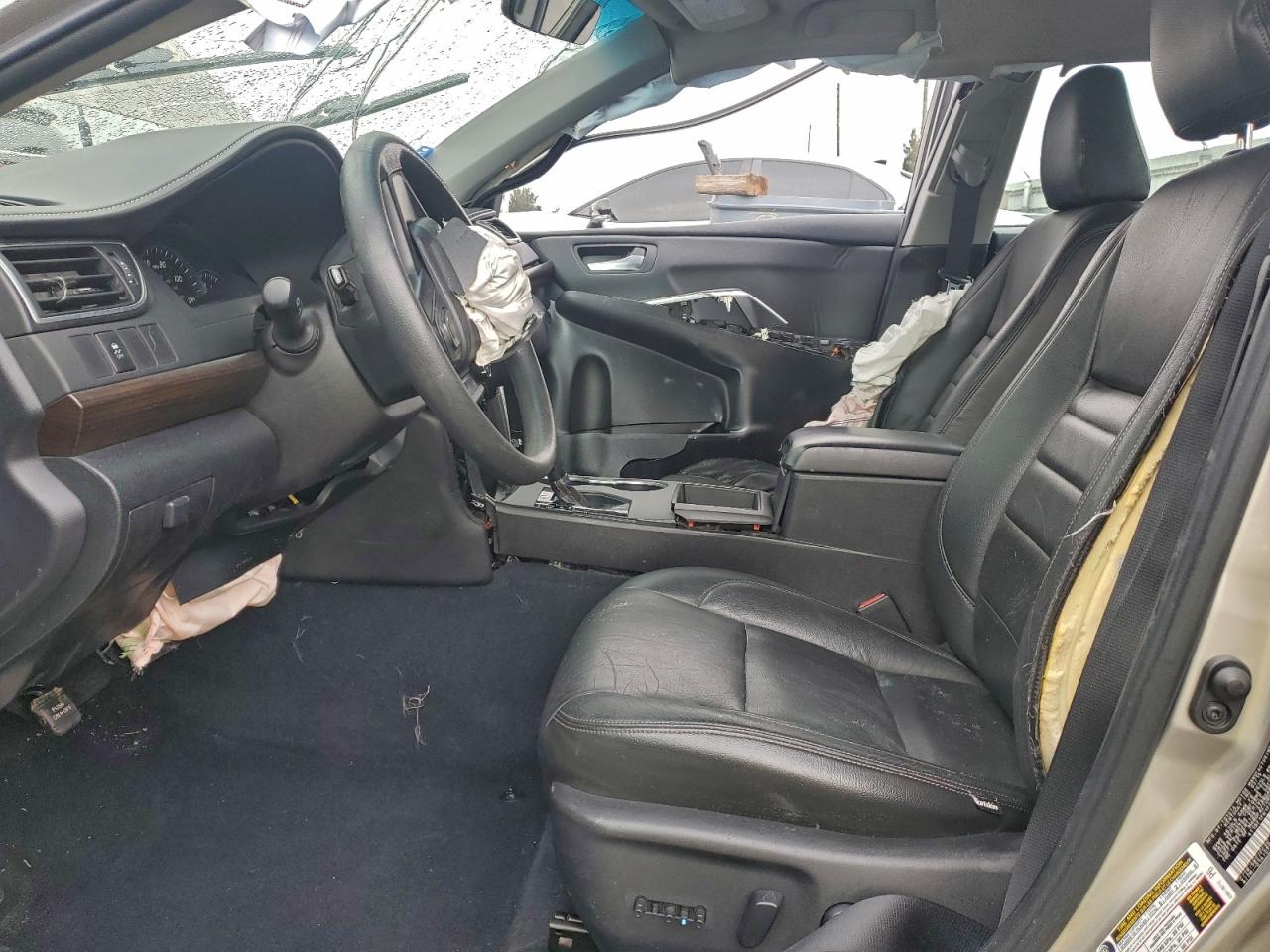 2015 TOYOTA CAMRY LE photo 7
