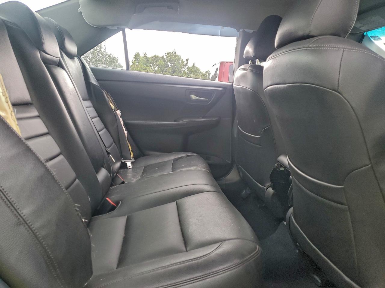 2015 TOYOTA CAMRY LE photo 10