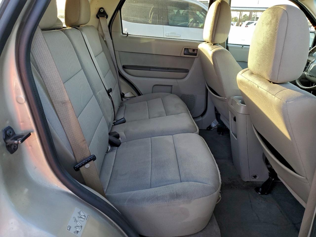 2010 FORD ESCAPE XLT photo 11