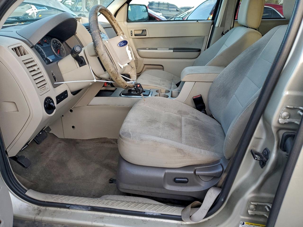 2010 FORD ESCAPE XLT photo 7