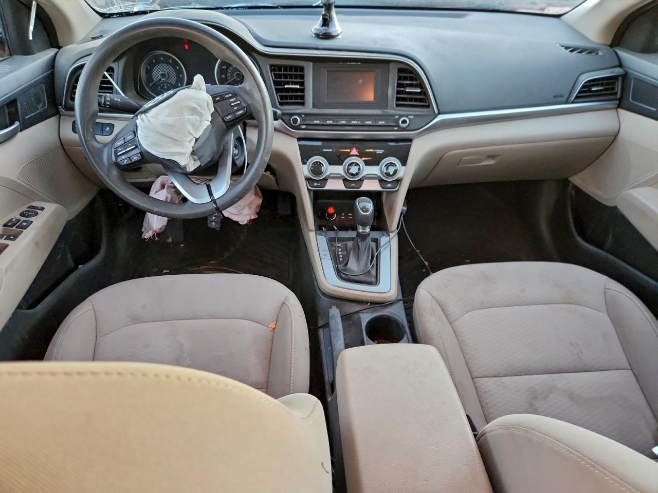 2019 HYUNDAI ELANTRA SE photo 8