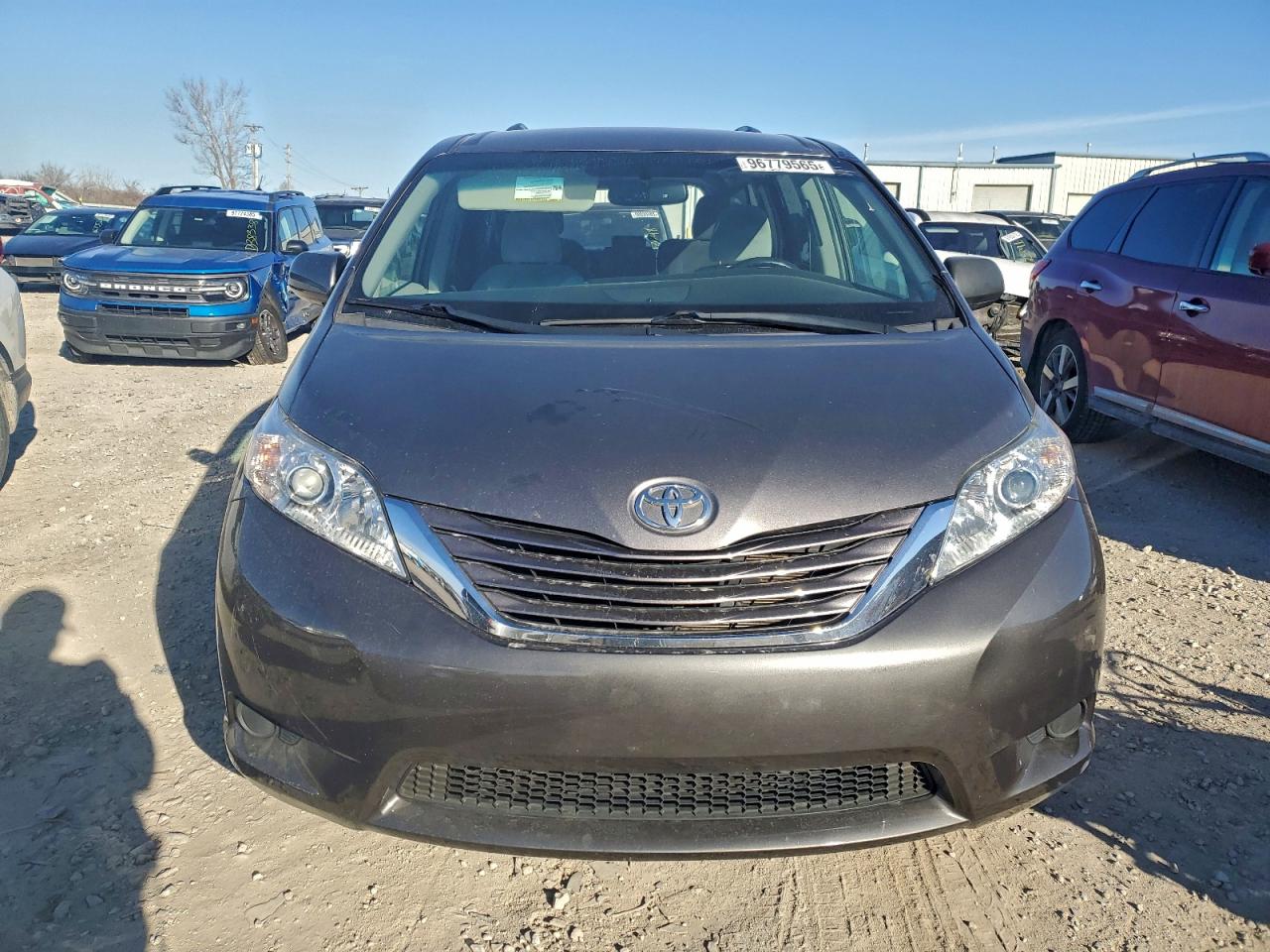 2016 TOYOTA SIENNA LE photo 5