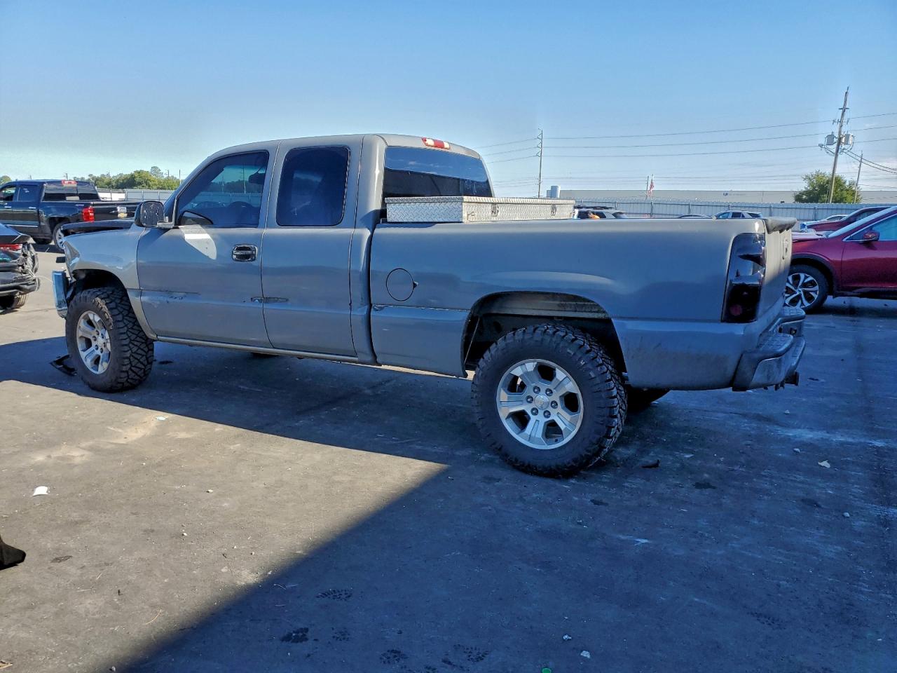 2003 CHEVROLET SILVERADO C1500 photo 3