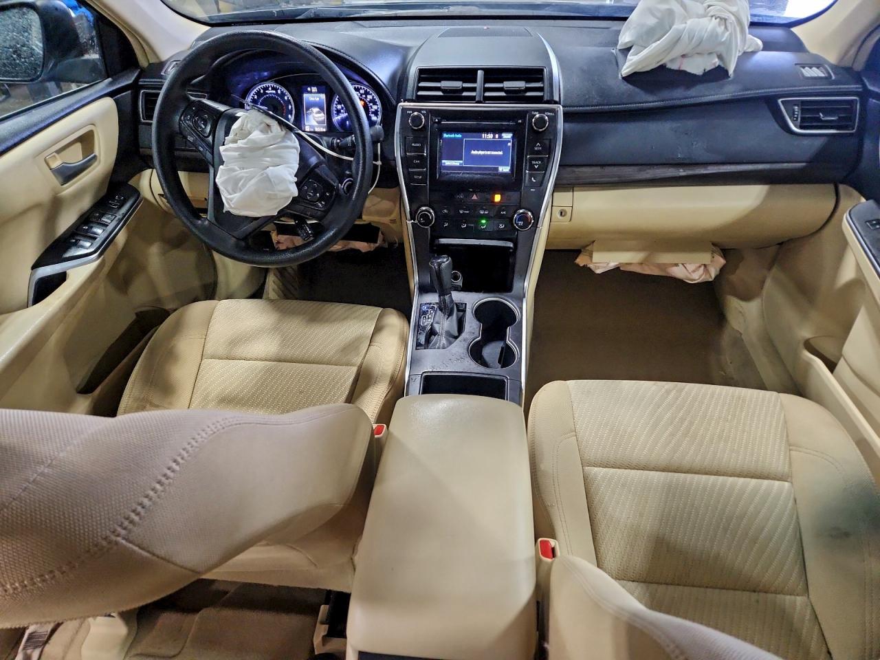 2016 TOYOTA CAMRY LE photo 15