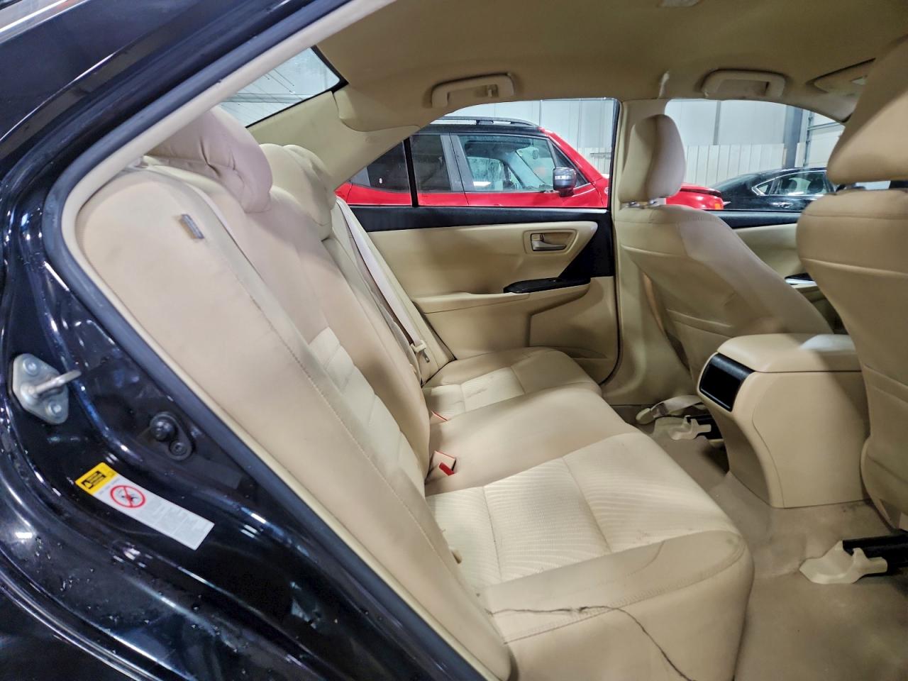 2016 TOYOTA CAMRY LE photo 19