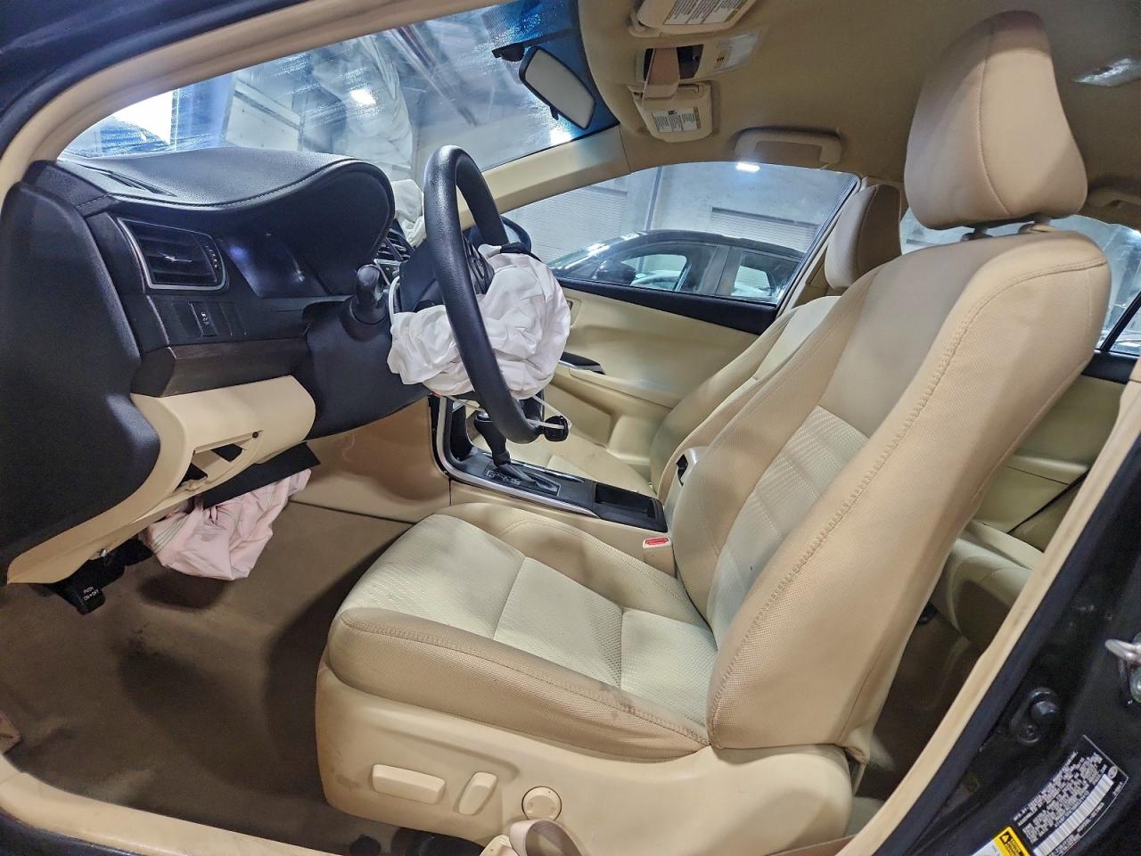 2016 TOYOTA CAMRY LE photo 13