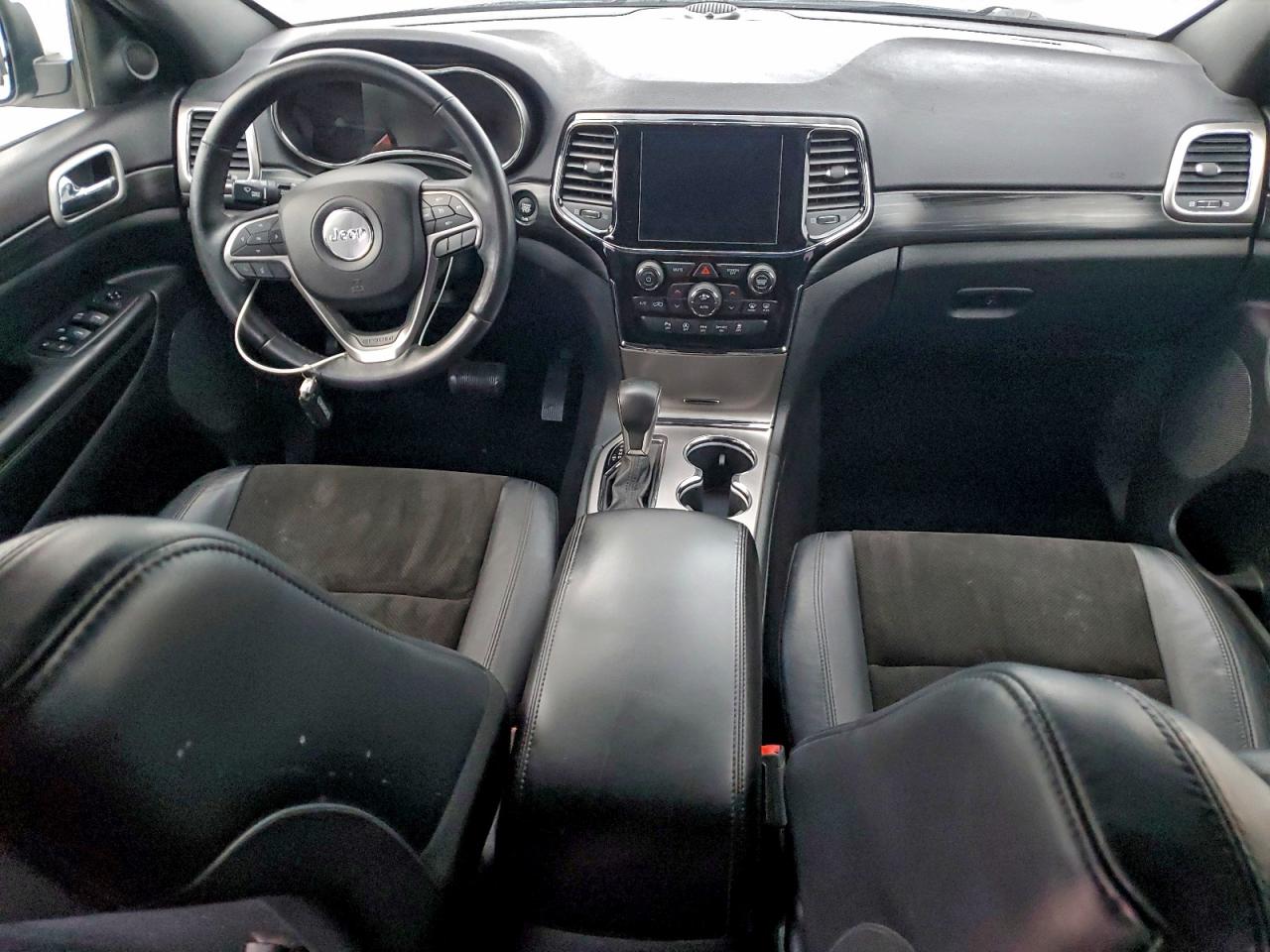2019 JEEP GRAND CHEROKEE LAREDO photo 8