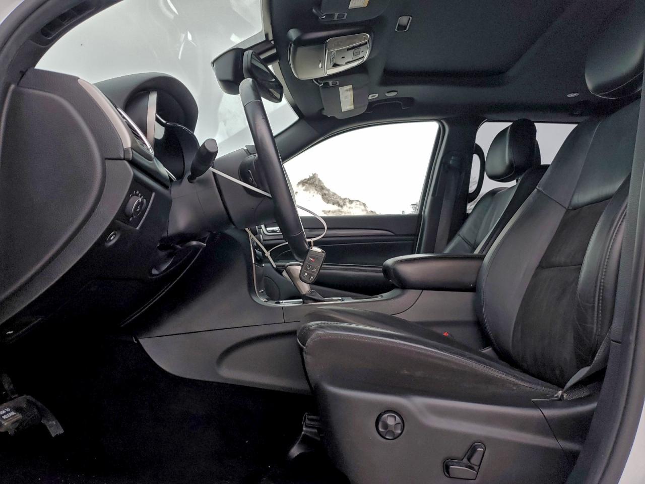 2019 JEEP GRAND CHEROKEE LAREDO photo 7