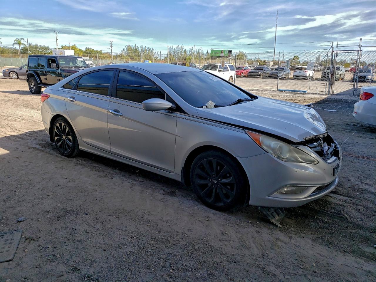 2011 HYUNDAI SONATA SE photo 4
