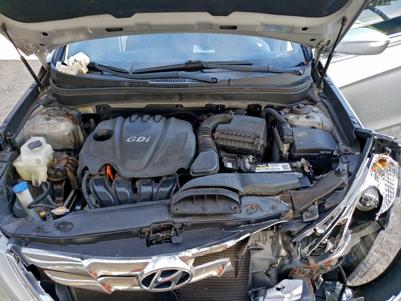 2011 HYUNDAI SONATA SE photo 11