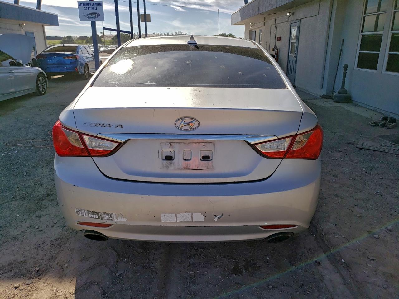 2011 HYUNDAI SONATA SE photo 6