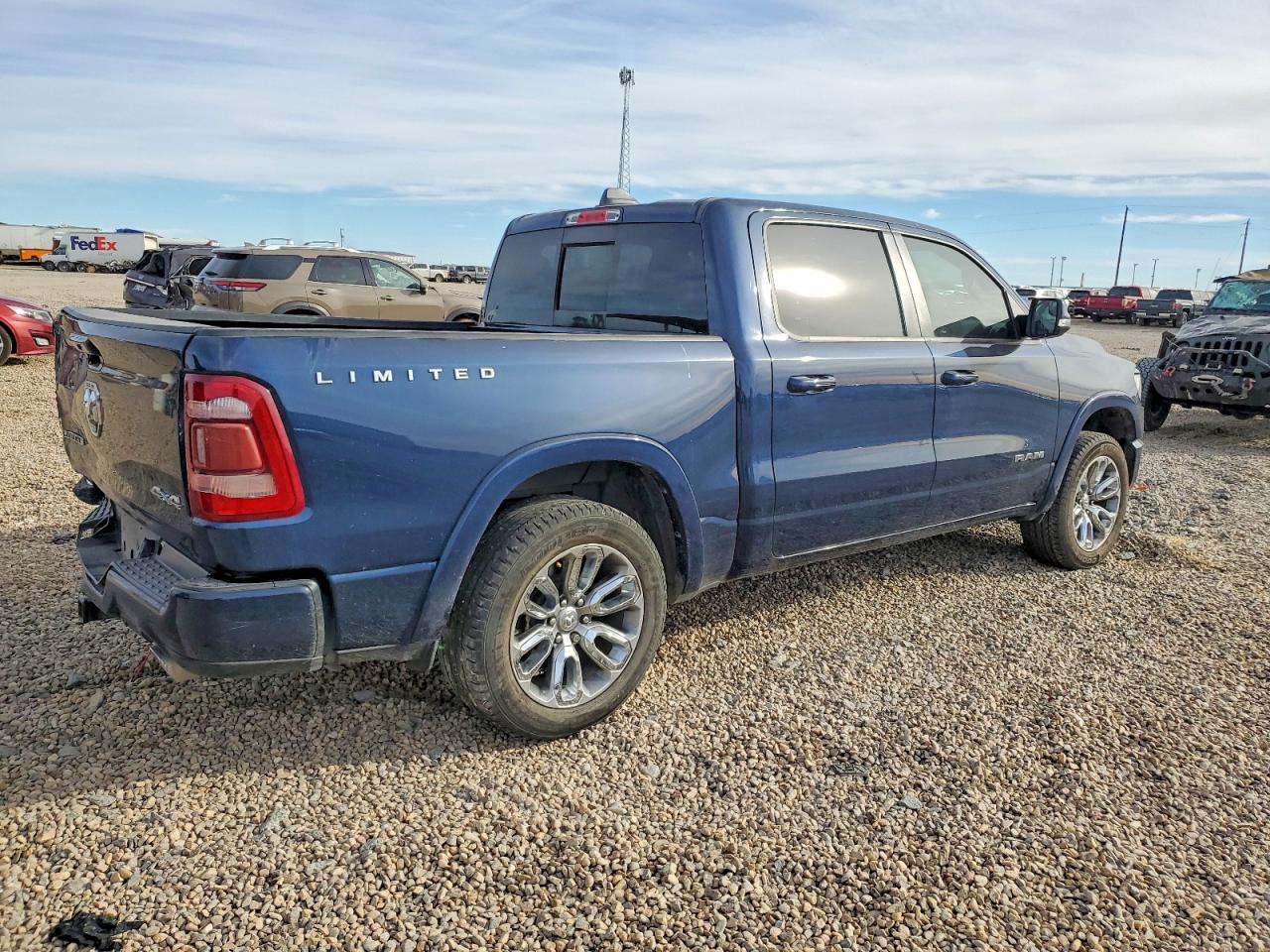 2019 RAM 1500 LARAMIE photo 3