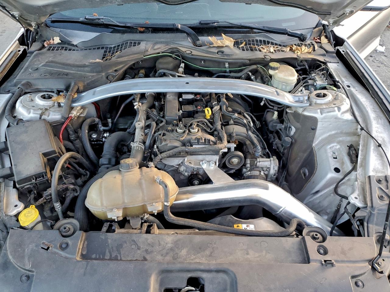 2016 FORD MUSTANG photo 11