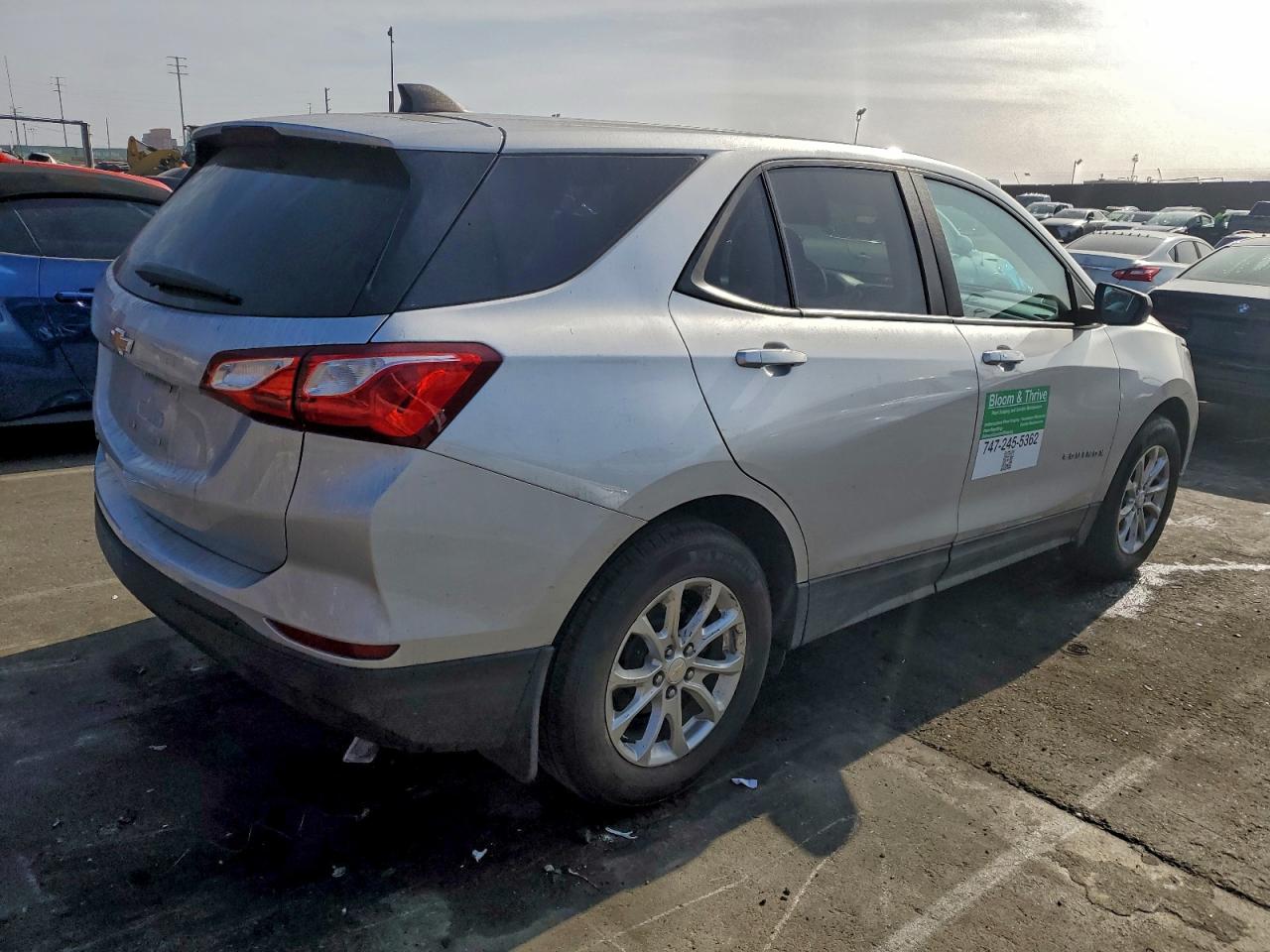 2021 CHEVROLET EQUINOX LS photo 3