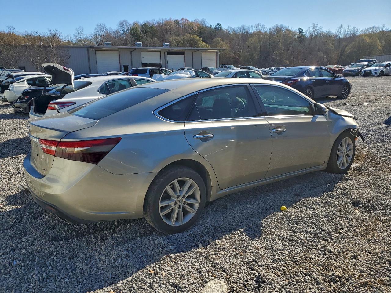 2013 TOYOTA AVALON BASE photo 3