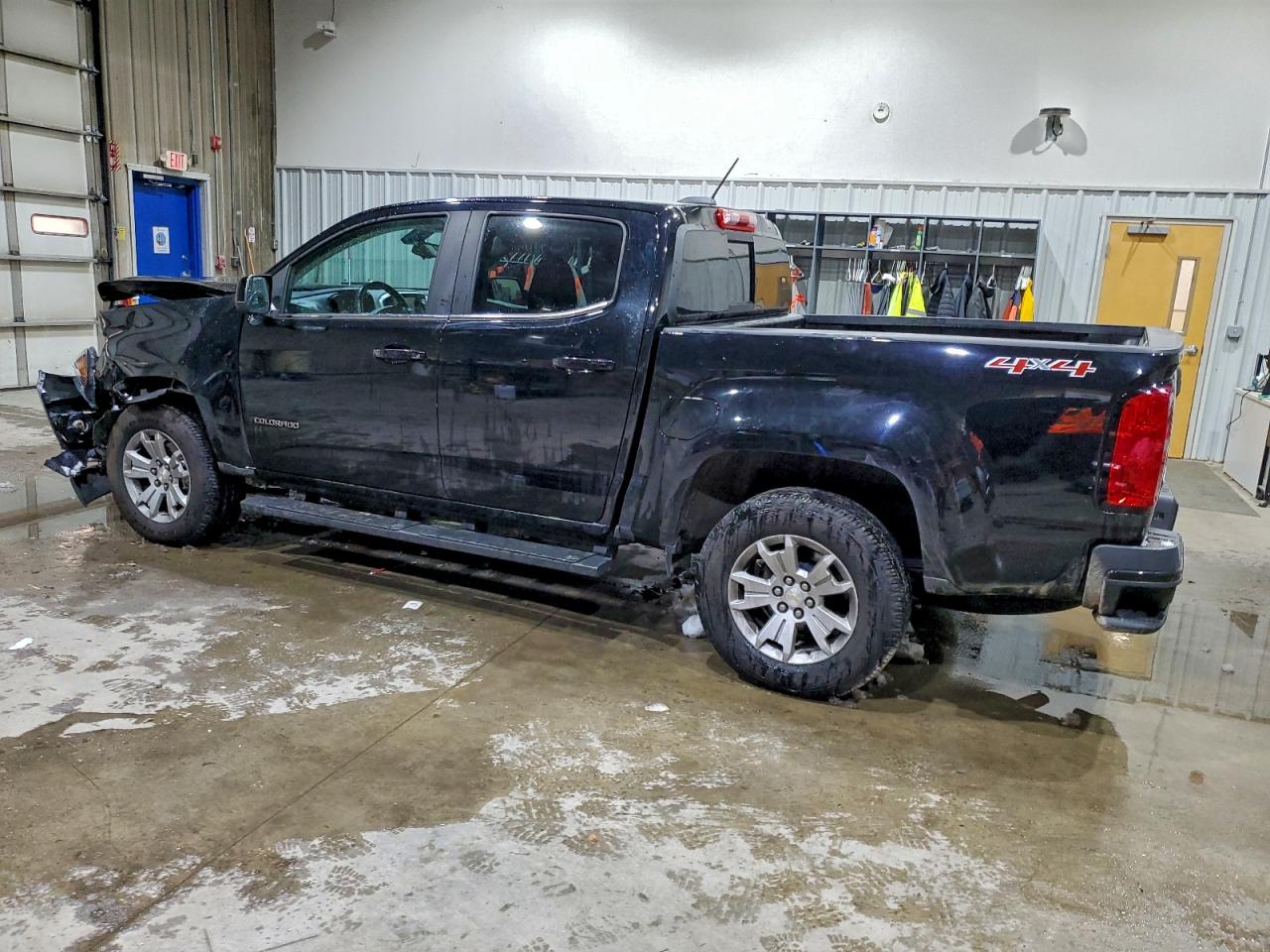 2018 CHEVROLET COLORADO LT photo 2