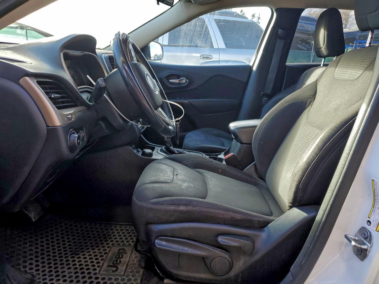 2016 JEEP CHEROKEE LATITUDE photo 7