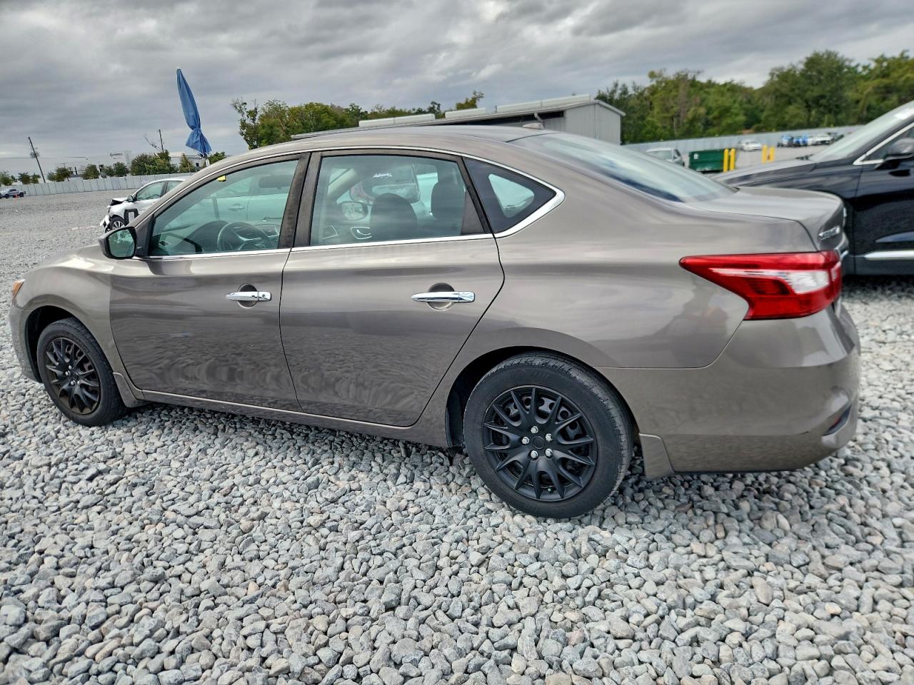 2017 NISSAN SENTRA S photo 2