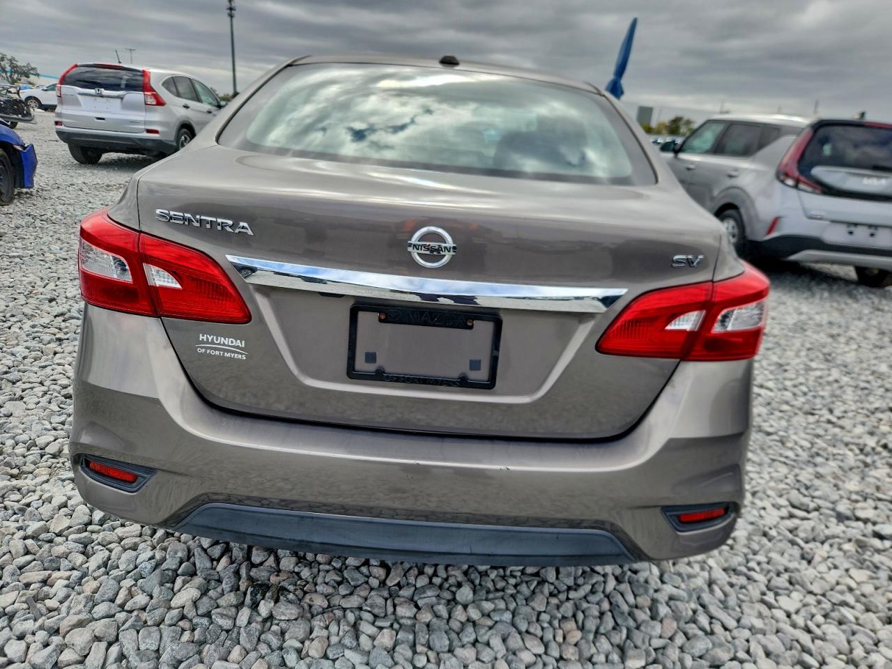 2017 NISSAN SENTRA S photo 6