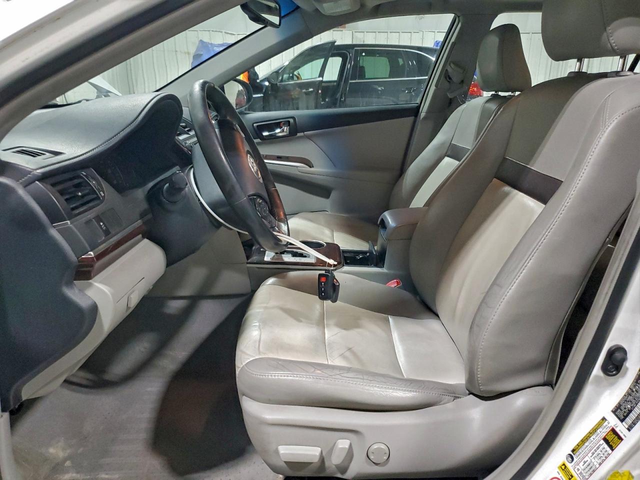 2012 TOYOTA CAMRY BASE photo 7
