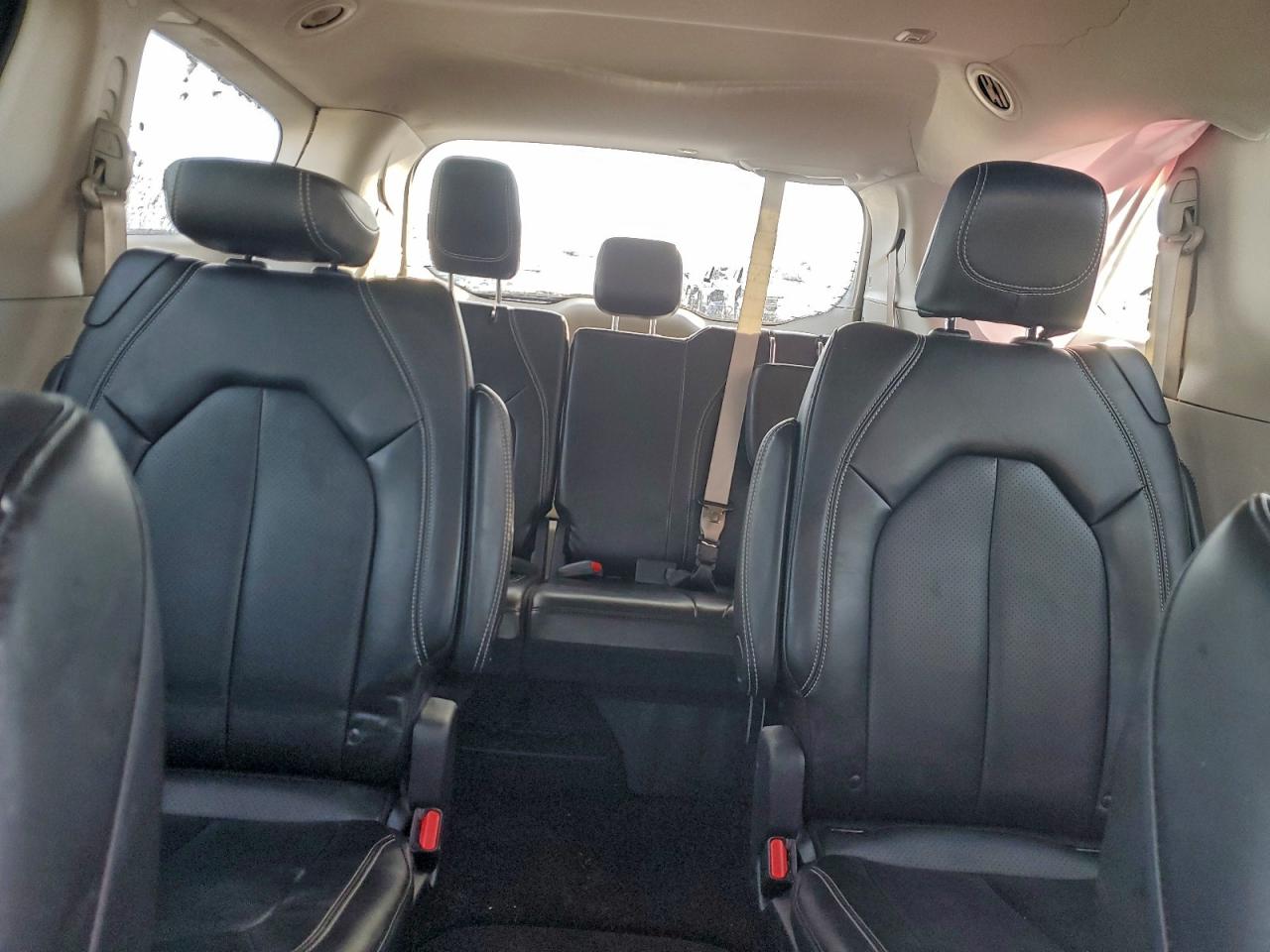 2024 CHRYSLER PACIFICA TOURING L photo 10