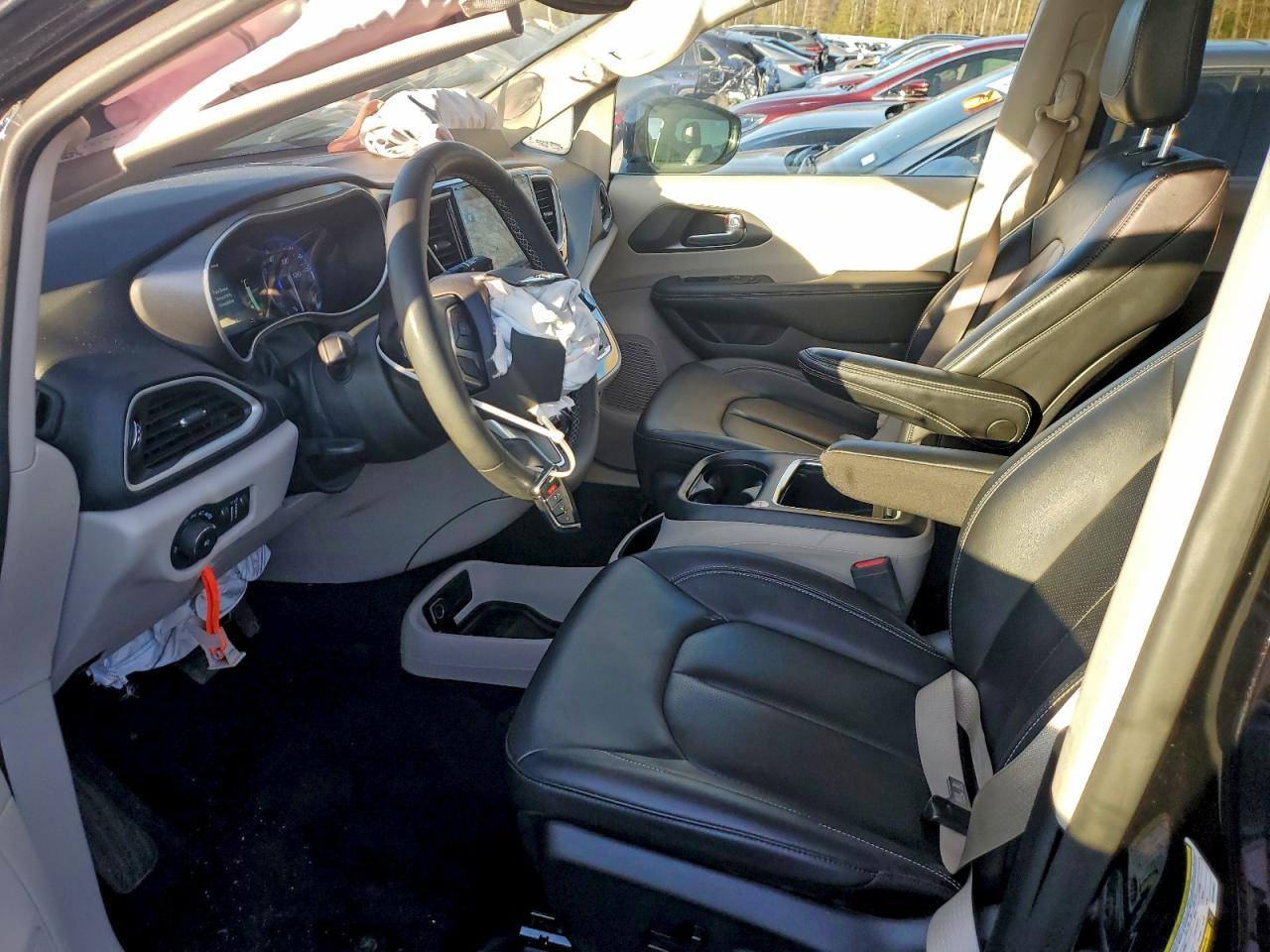 2024 CHRYSLER PACIFICA TOURING L photo 7