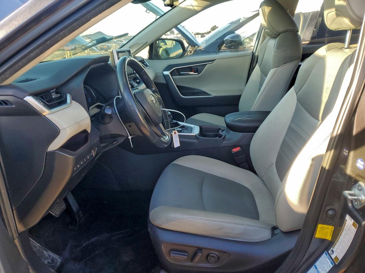 2019 TOYOTA RAV4 LIMITED photo 7