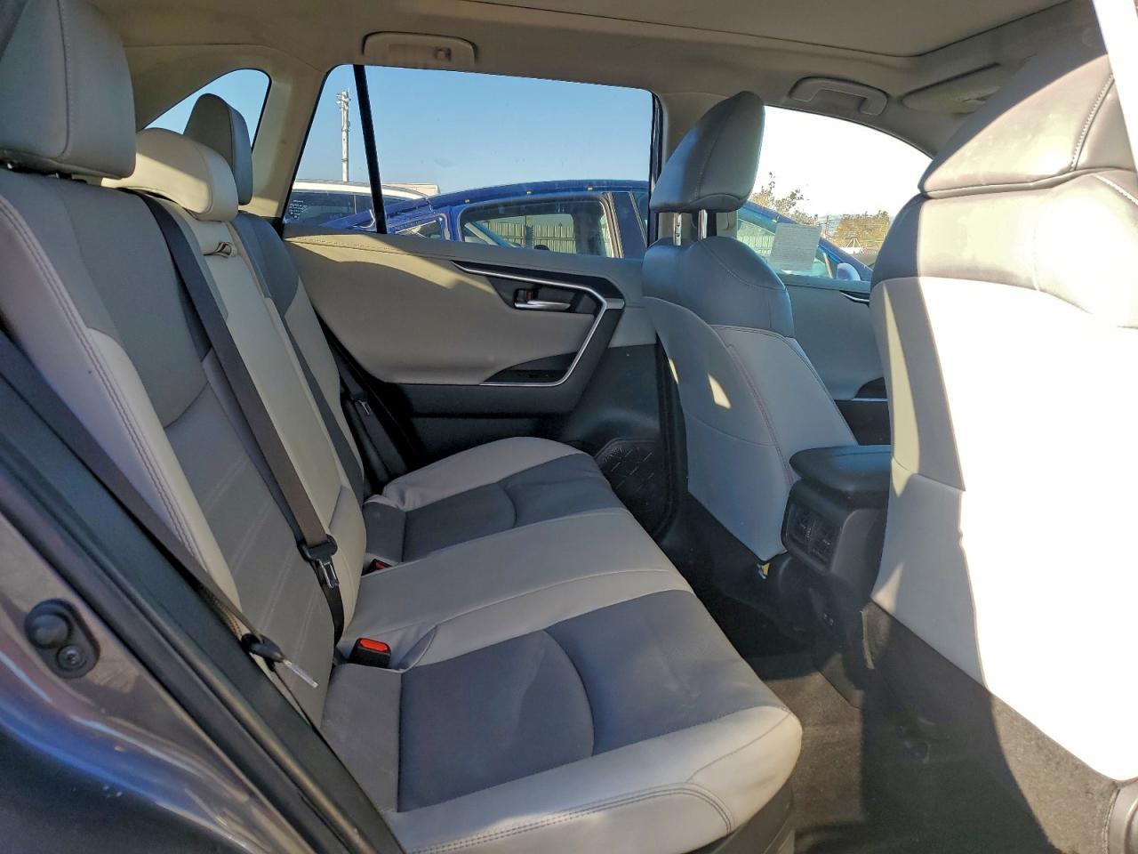 2019 TOYOTA RAV4 LIMITED photo 11