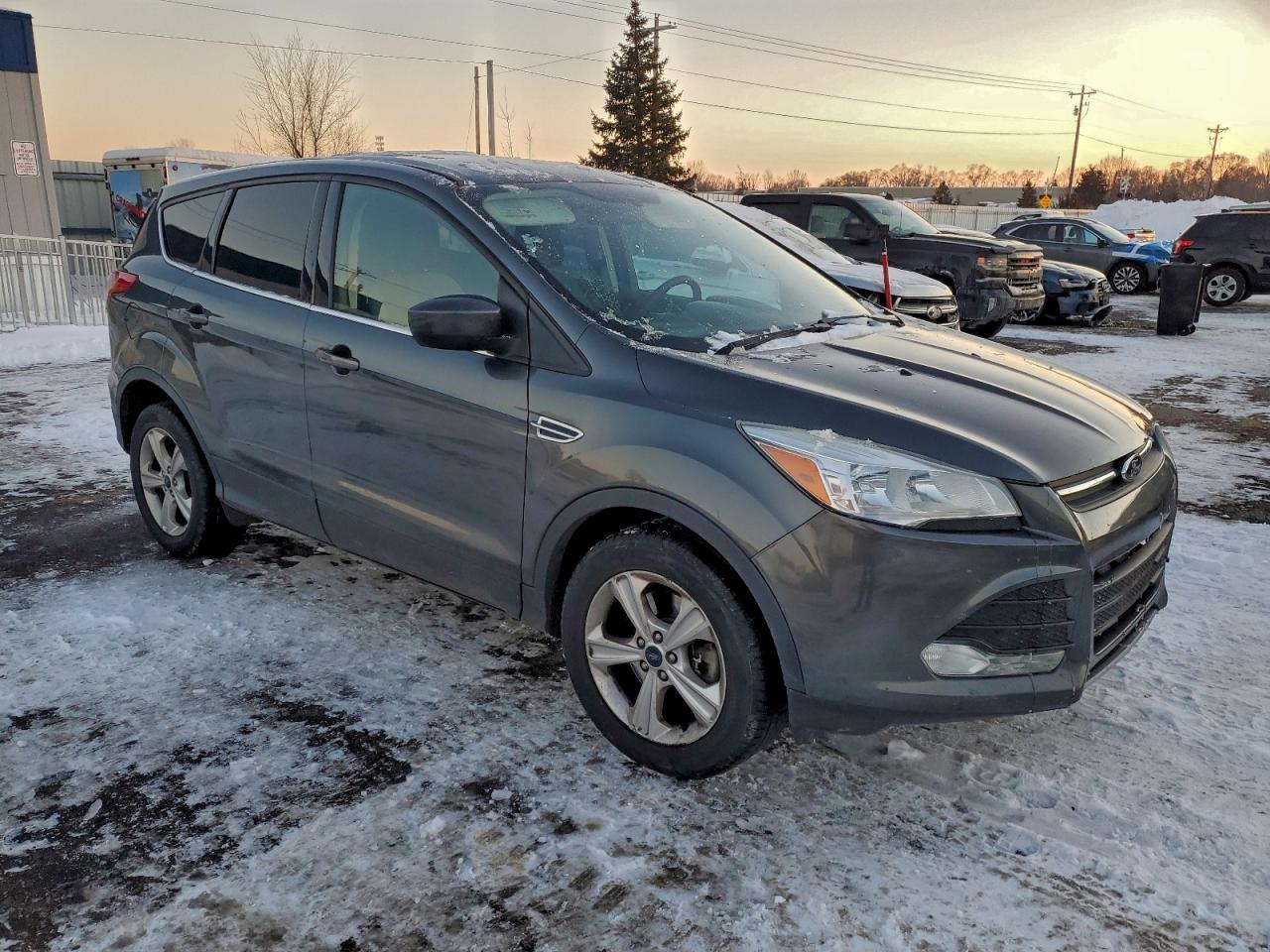 2016 FORD ESCAPE SE photo 4