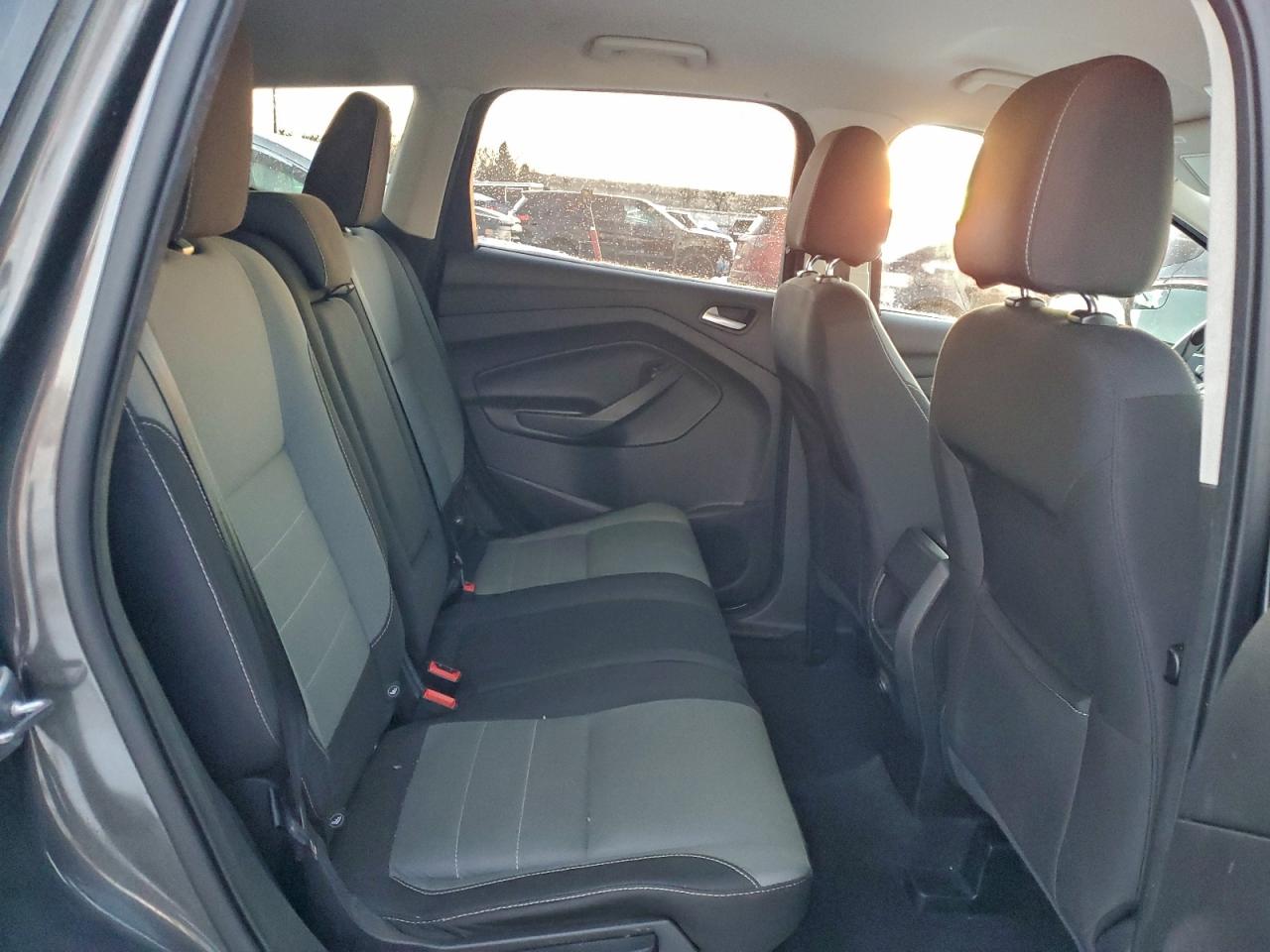 2016 FORD ESCAPE SE photo 11
