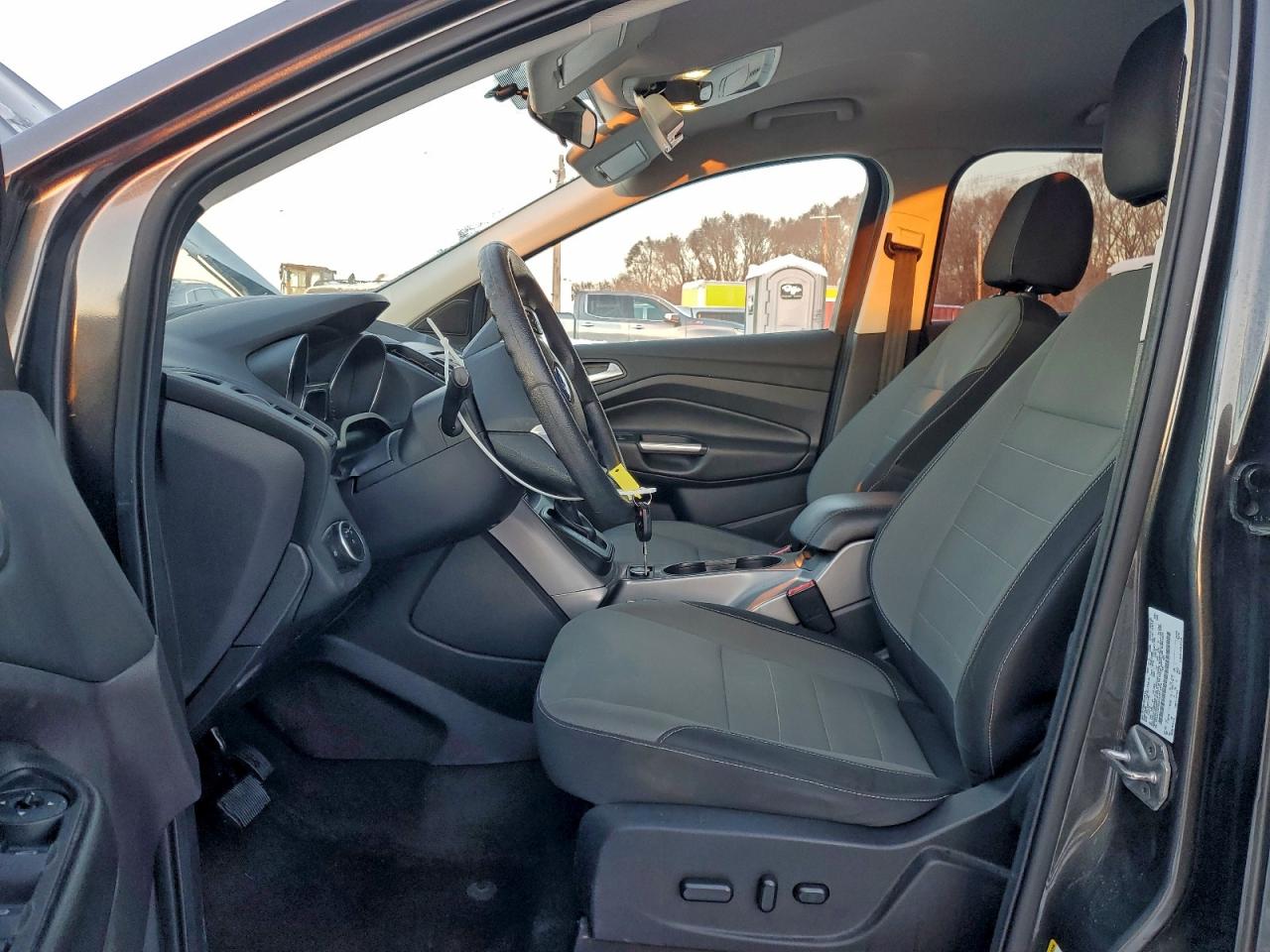 2016 FORD ESCAPE SE photo 7