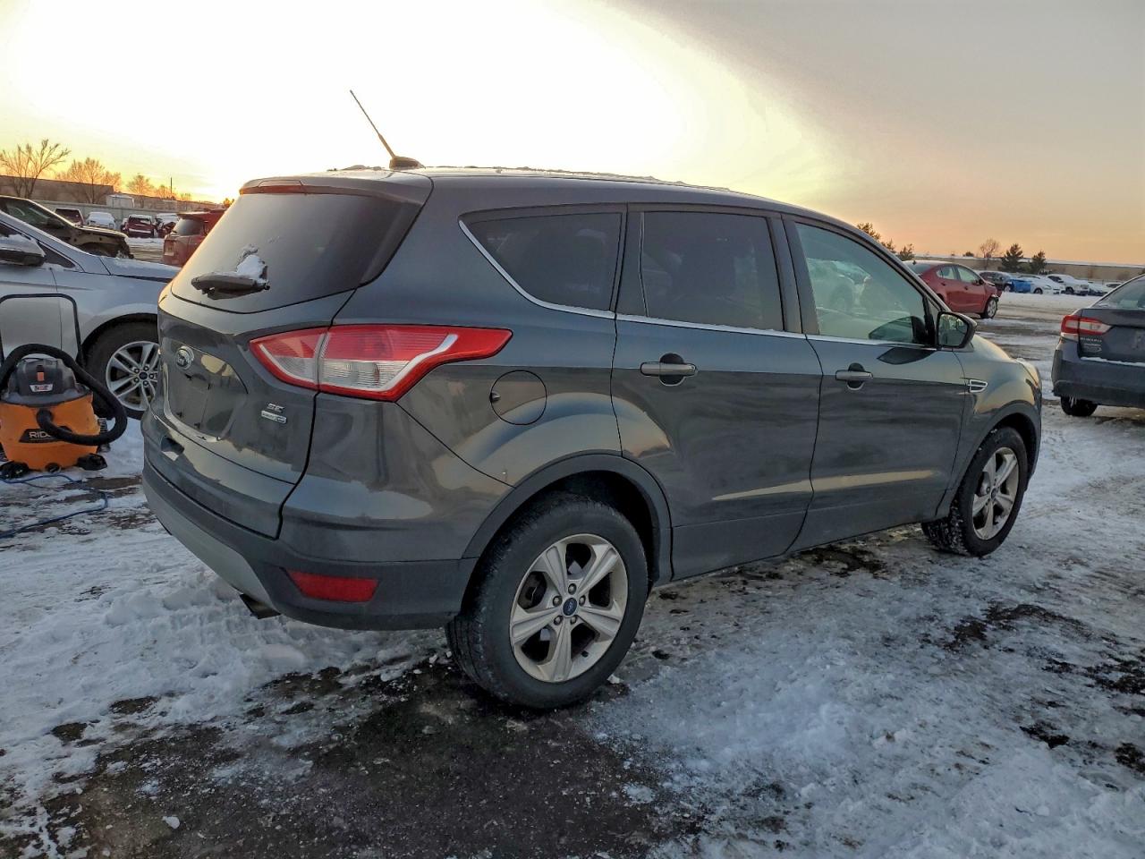 2016 FORD ESCAPE SE photo 3