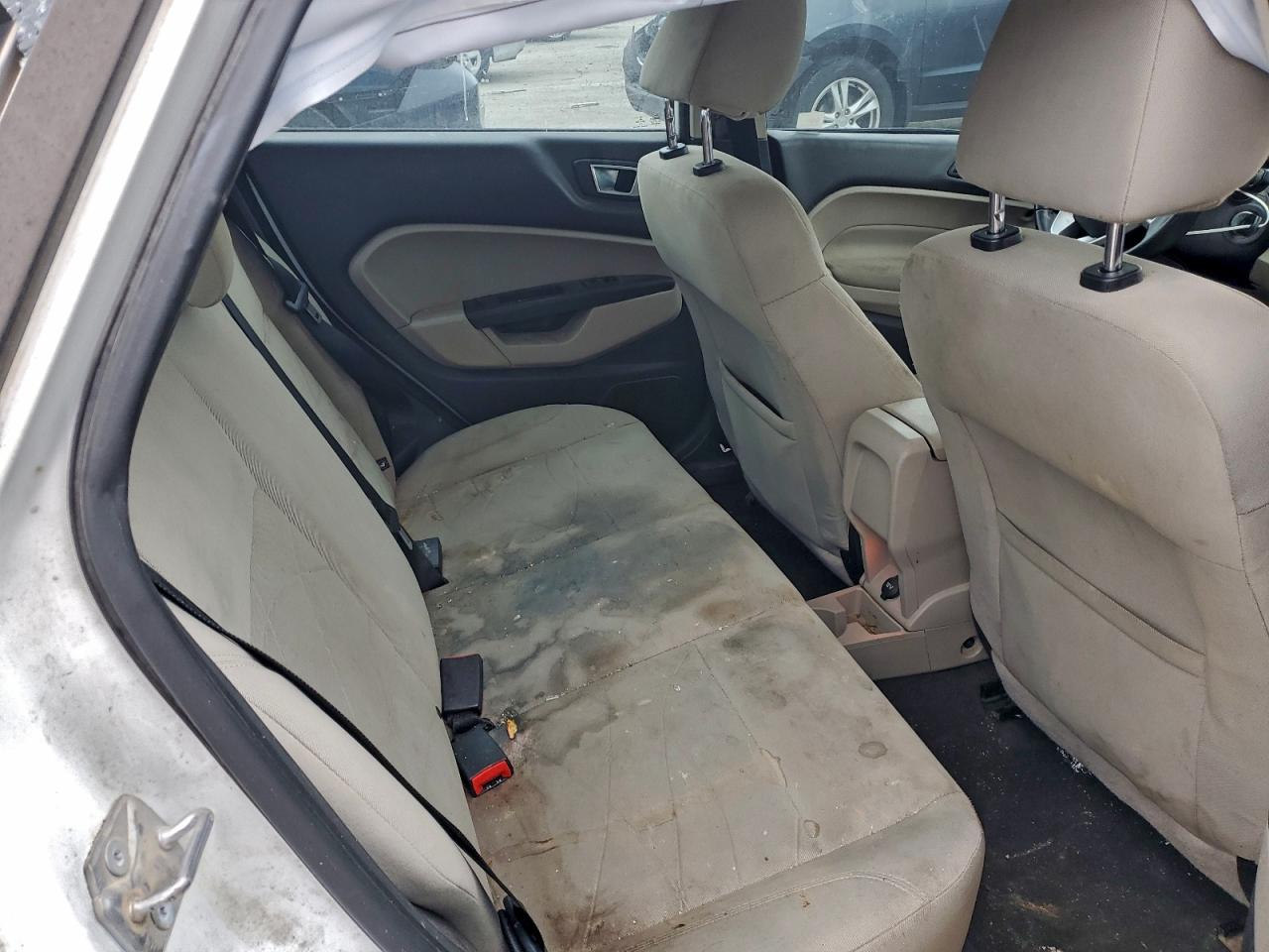 2015 FORD FIESTA SE photo 10