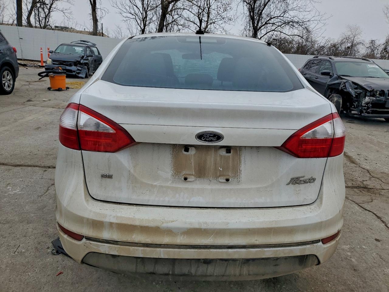 2015 FORD FIESTA SE photo 6