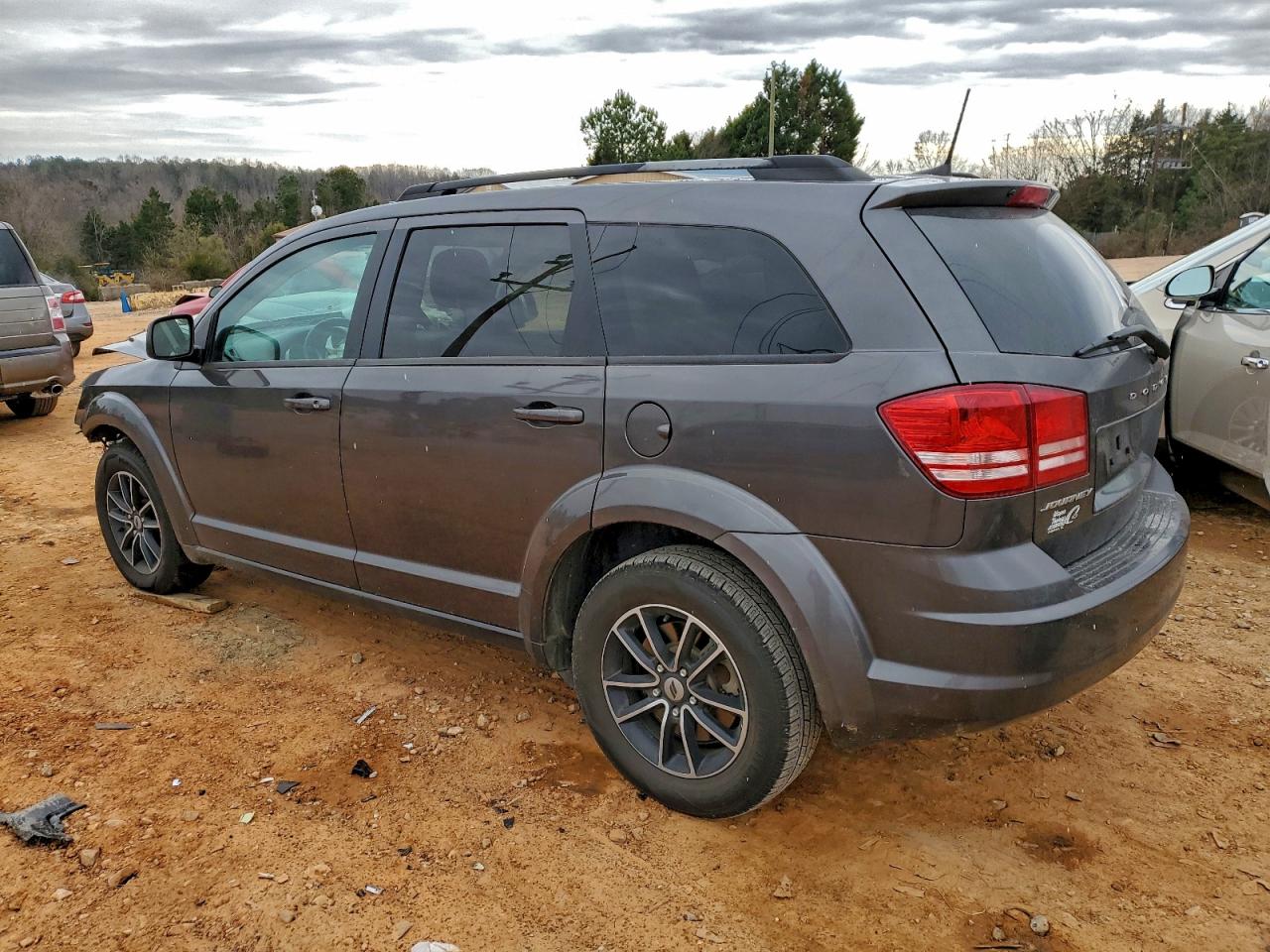 2018 DODGE JOURNEY SE photo 2