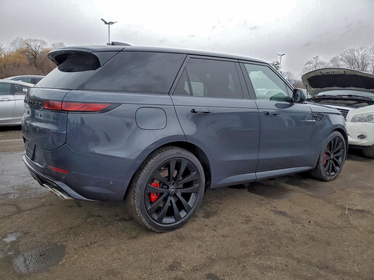 2025 LAND ROVER RANGE ROVER SPORT DYNAMIC SE photo 3