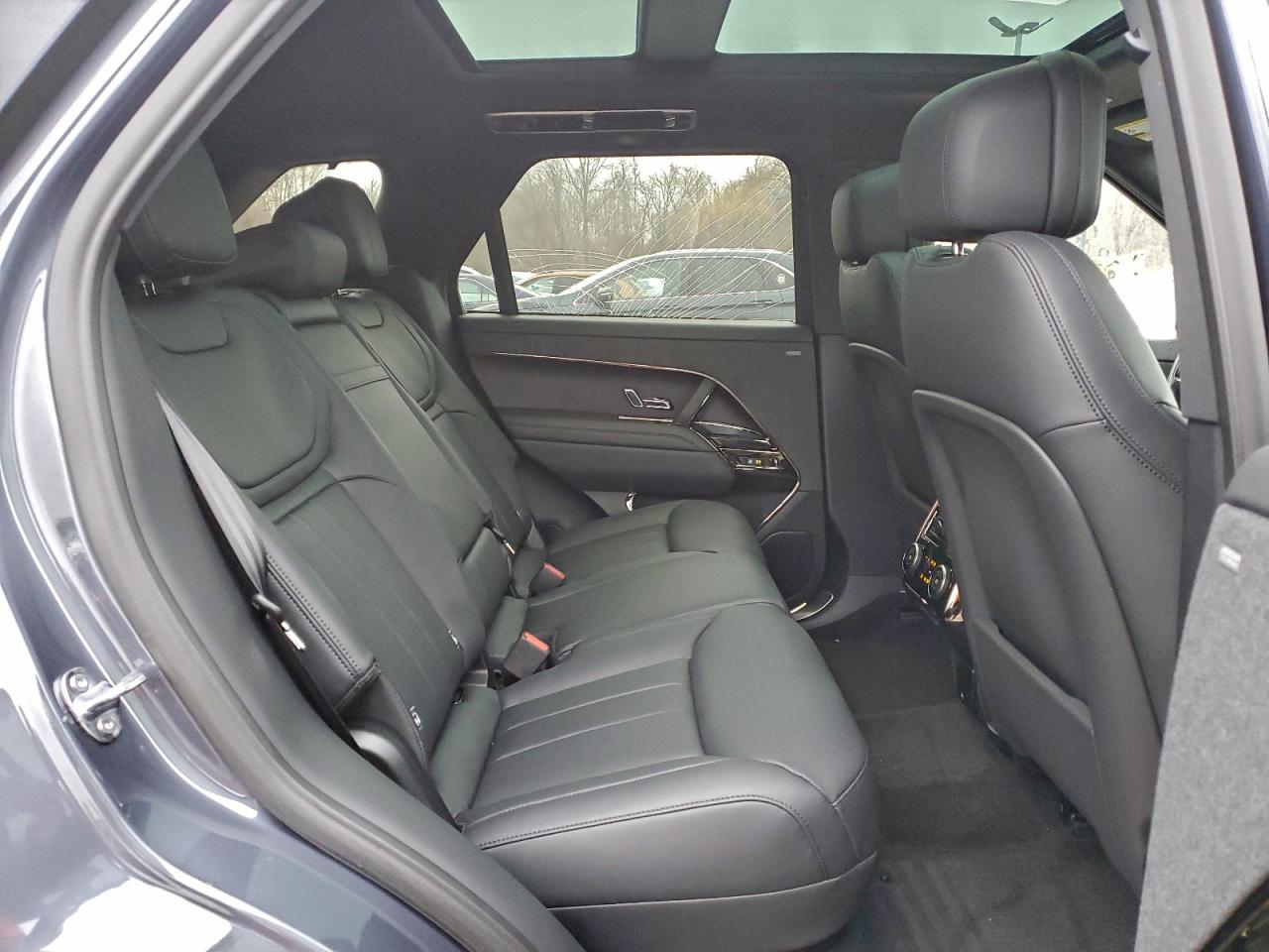 2025 LAND ROVER RANGE ROVER SPORT DYNAMIC SE photo 11