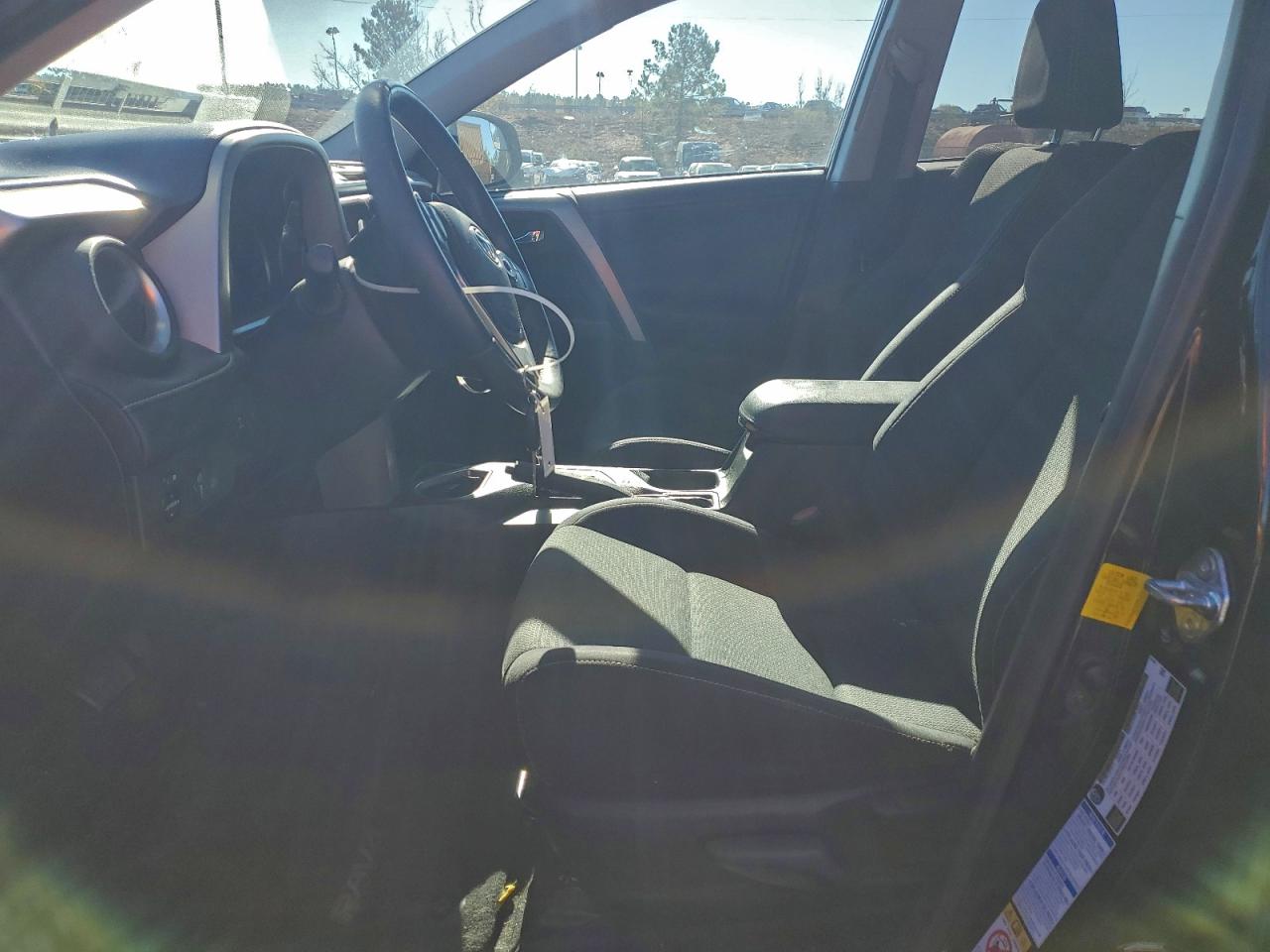 2017 TOYOTA RAV4 XLE photo 7